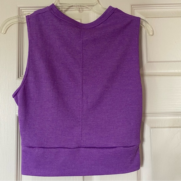 Nike size medium purple crop top - Picture 2 of 4